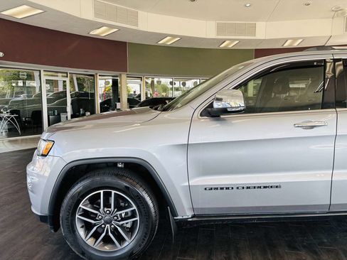 Used 2020 Jeep Grand Cherokee Limited AWD/4WD image 16
