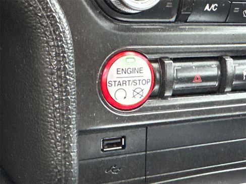 Used 2017 Ford Mustang V6 image 28