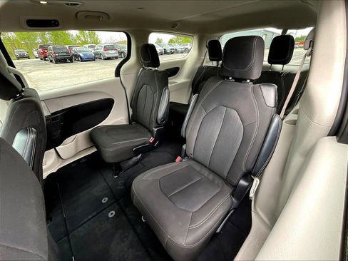 Used 2023 Chrysler Voyager LX FWD image 24