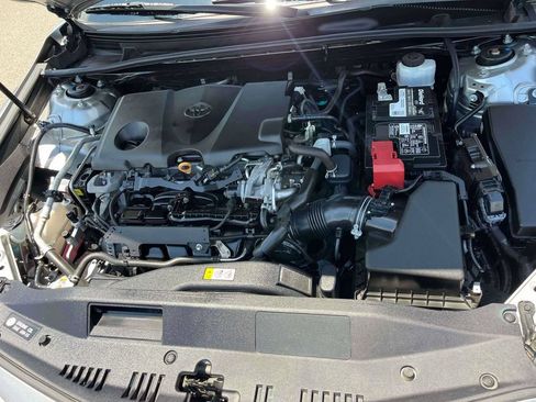 Used 2019 Toyota Camry SE FWD image 35