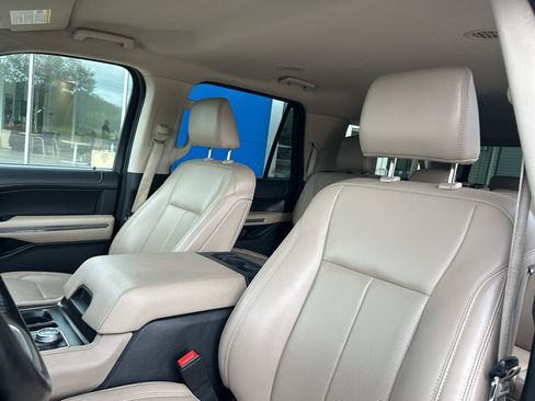 Used 2023 Ford Expedition Max XLT AWD/4WD image 24