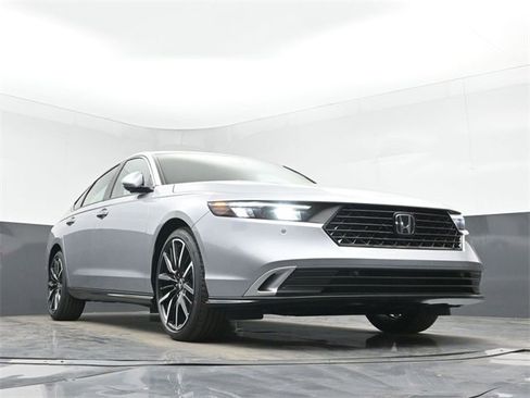 Used 2025 Honda Accord Touring image 40