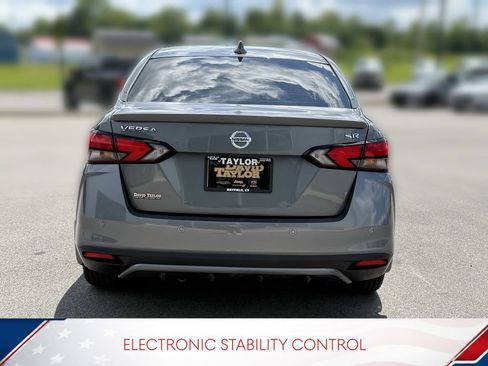 Used 2021 Nissan Versa SR w/ Electronics Package FWD image 5