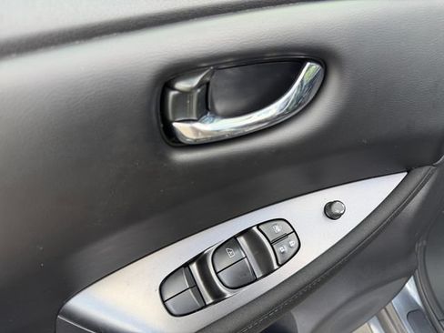 Used 2024 Nissan Leaf S FWD image 17