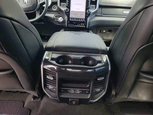 Used 2022 RAM 1500 Laramie AWD/4WD image 15