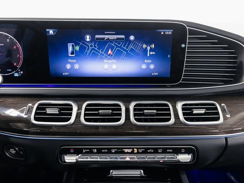 Used 2026 Mercedes-Benz GLS 450 4MATIC image 16