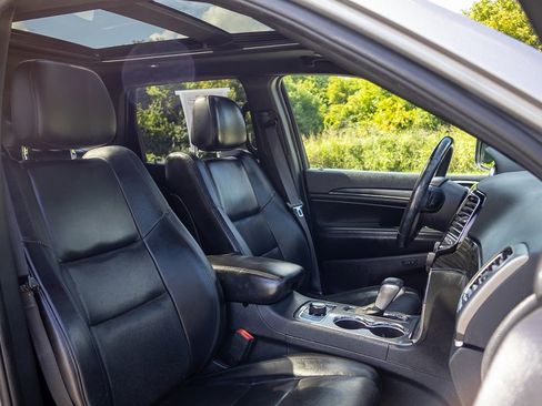 Used 2020 Jeep Grand Cherokee Limited w/ Luxury Group II image 23