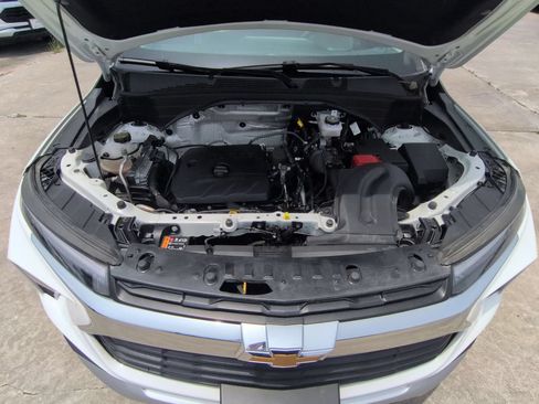 Used 2025 Chevrolet TrailBlazer LT AWD/4WD image 34
