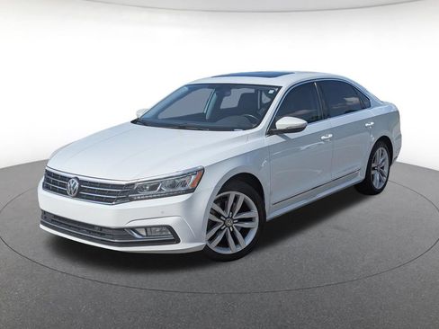 Used 2017 Volkswagen Passat 1.8T SE FWD image 1