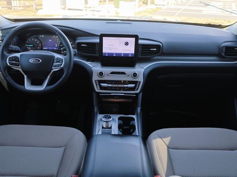 Certified 2023 Ford Explorer XLT image 33