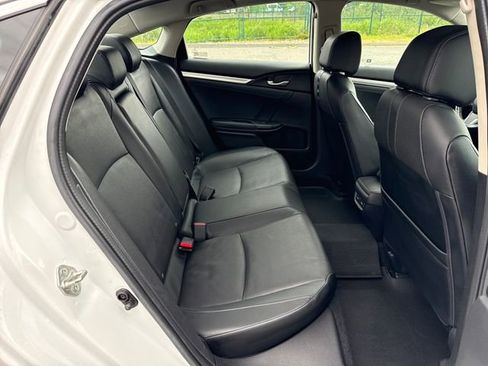 Used 2018 Honda Civic Touring image 10