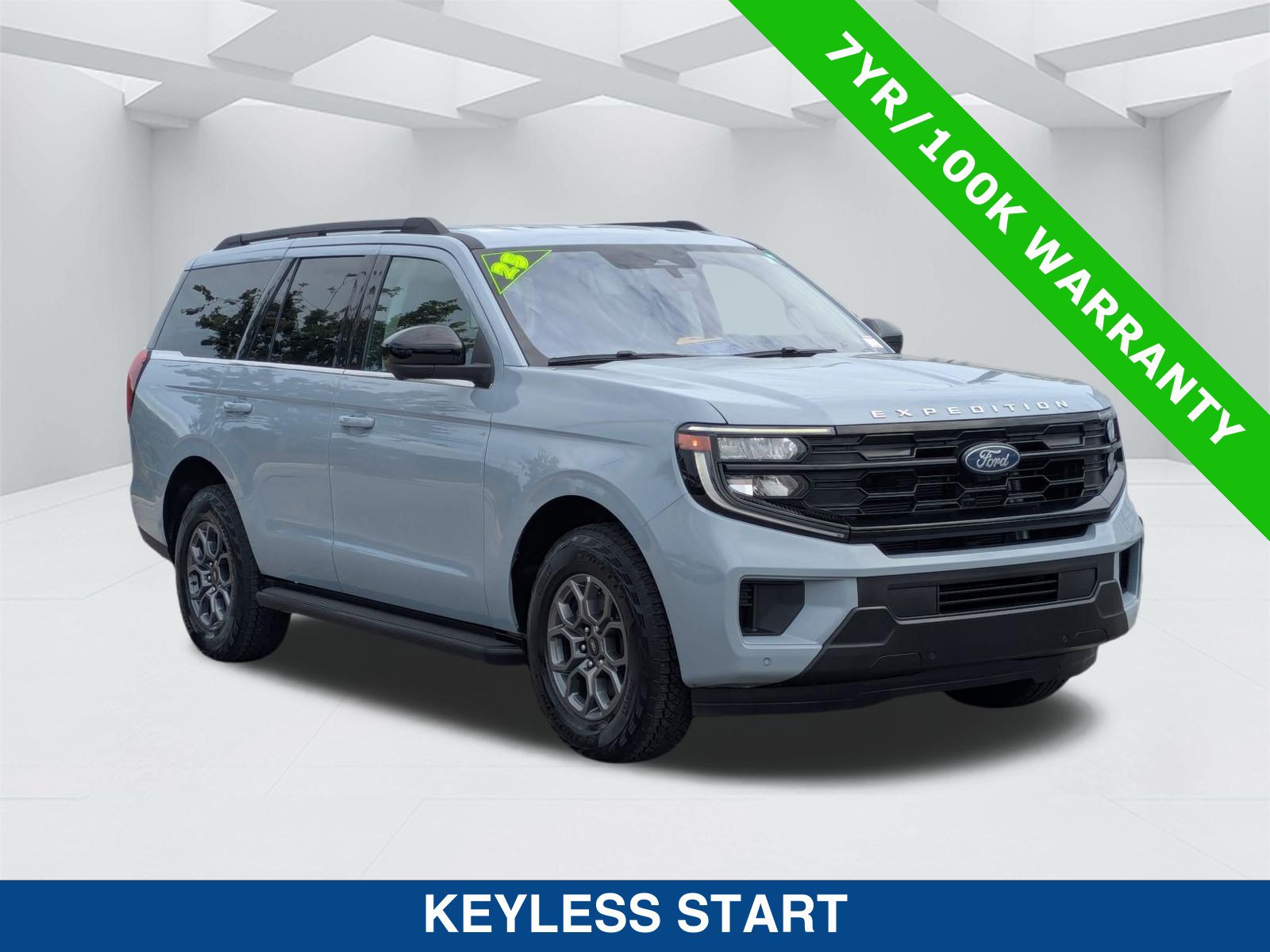 Certified 2025 Ford Expedition Active RWD image 3