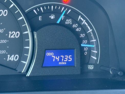 Used 2015 Toyota Camry LE image 19