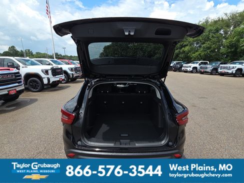 New 2026 Chevrolet Trax LS w/ LS Convenience Package FWD image 31
