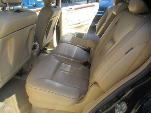 Used 2011 Mercedes-Benz GL 450 4MATIC image 26