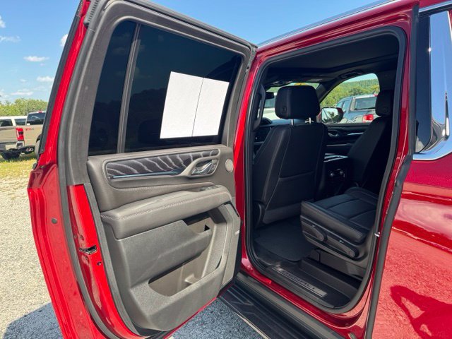 Used 2024 GMC Yukon XL Denali AWD/4WD image 15