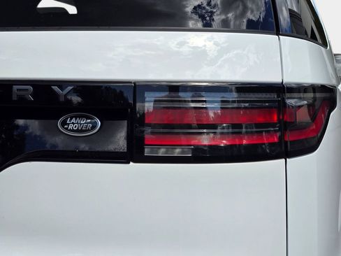 Used 2023 Land Rover Discovery S R-Dynamic AWD/4WD image 39
