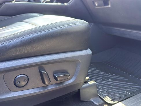 Used 2023 Nissan Pathfinder SL w/ SL Premium Package image 25