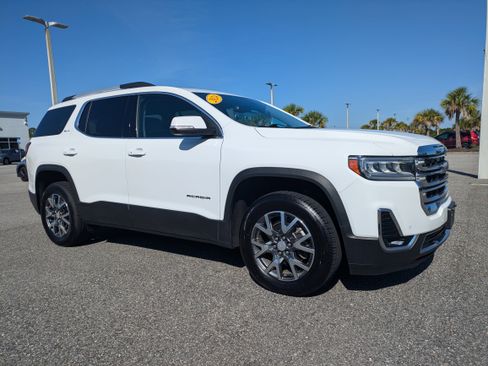 Used 2023 GMC Acadia SLT image 2