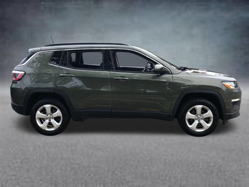 Used 2018 Jeep Compass Latitude w/ Popular Equipment Group AWD/4WD image 14