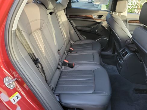 Used 2019 Audi Q5 2.0T Premium Plus w/ Premium Plus Package image 19