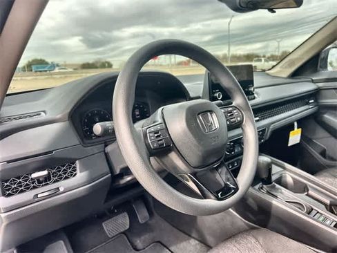 Certified 2025 Honda Accord SE image 15