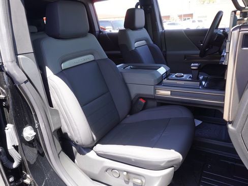 New 2025 GMC Hummer EV 2X w/ LPO, Illumination Package image 12