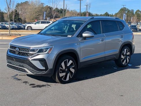 Certified 2024 Volkswagen Taos SEL image 8
