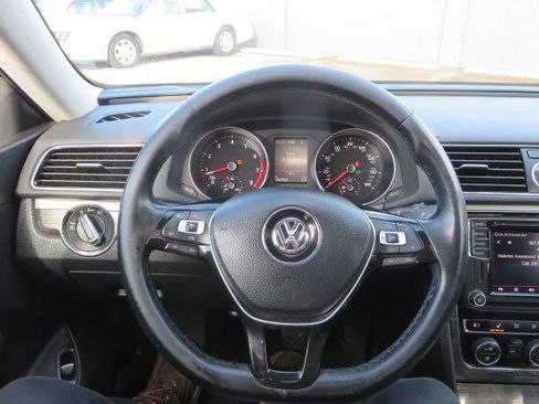 Used 2017 Volkswagen Passat 1.8T SE image 19