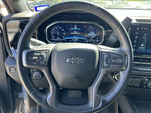 Used 2024 Chevrolet Silverado 2500 ZR2 w/ Technology Package image 9