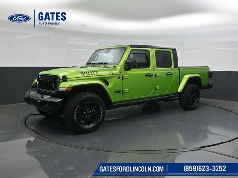 Used 2025 Jeep Gladiator Sport AWD/4WD image 6