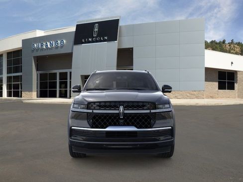 New 2026 Lincoln Navigator Reserve w/ Jet Appearance Package AWD/4WD image 6