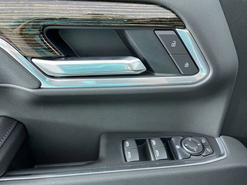 New 2025 GMC Sierra 1500 Elevation image 23