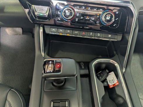 Used 2024 GMC Sierra 1500 Denali w/ Denali Reserve Package AWD/4WD image 25