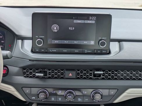 Used 2025 Honda Accord SE image 17