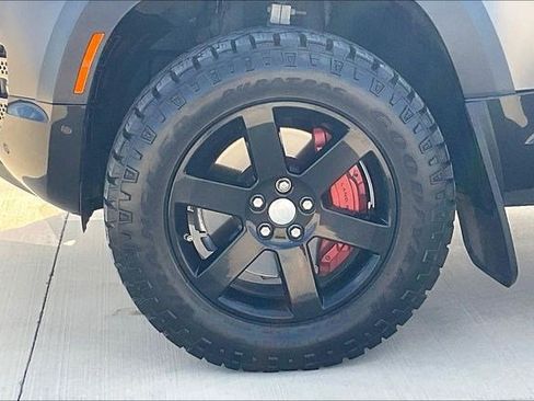 Used 2020 Land Rover Defender 110 X image 9