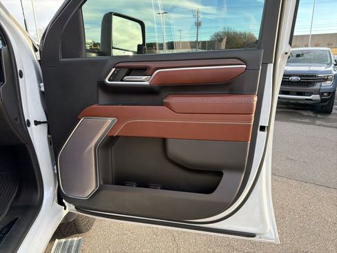 Used 2024 GMC Sierra 3500 Denali Ultimate image 23