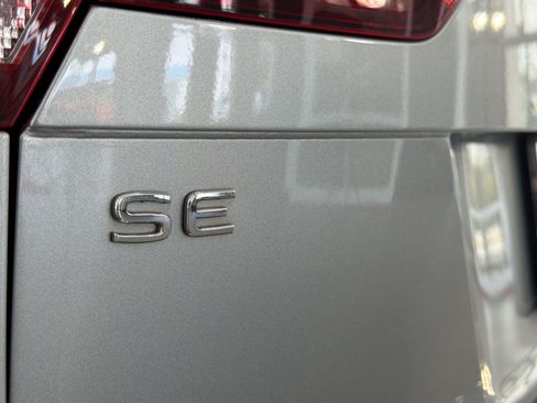 Used 2023 Volkswagen Tiguan SE R-Line FWD image 36