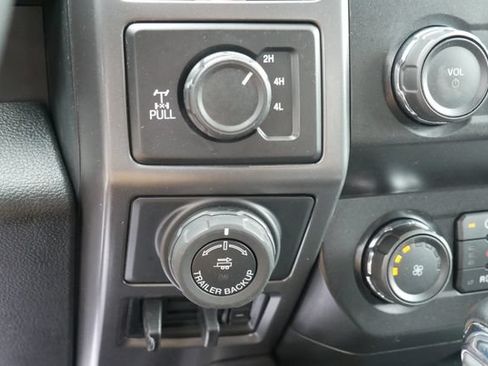 Used 2020 Ford F150 XLT w/ Equipment Group 302A Luxury AWD/4WD image 21