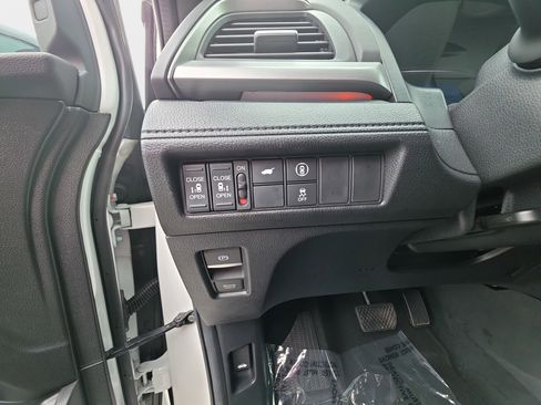 Used 2024 Honda Odyssey Sport image 15