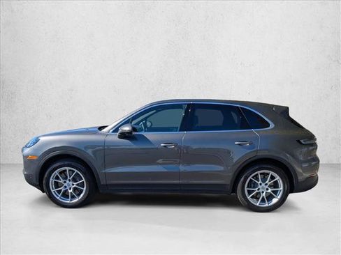 Used 2024 Porsche Cayenne image 8