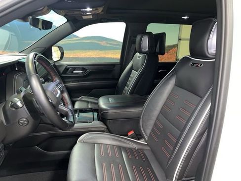 Used 2025 GMC Yukon XL AT4 Ultimate image 18