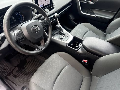 Used 2024 Toyota RAV4 XLE AWD/4WD image 11
