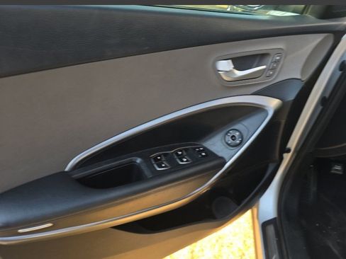 Used 2016 Hyundai Santa Fe Limited w/ Option Group 04 image 18