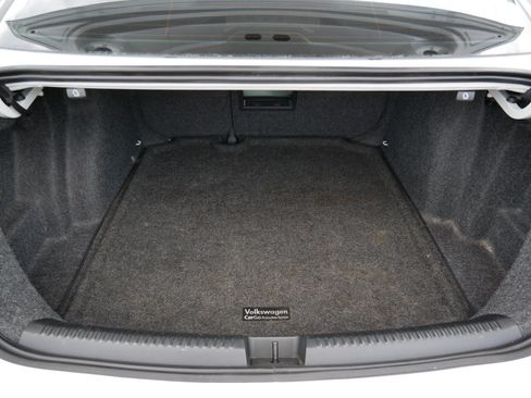 Used 2016 Volkswagen Jetta Sport FWD image 18
