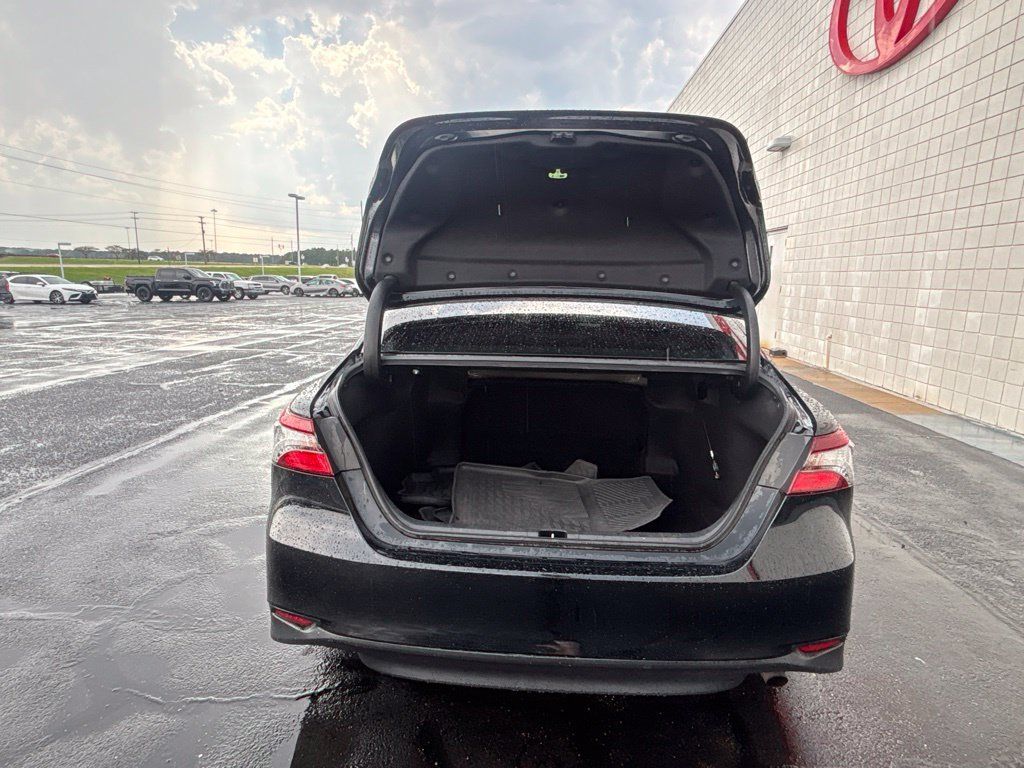 Used 2022 Toyota Camry LE FWD image 28