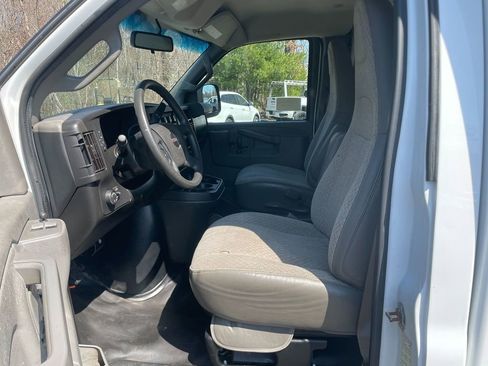 Used 2021 GMC Savana 3500 w/ Power Convenience Package RWD image 12