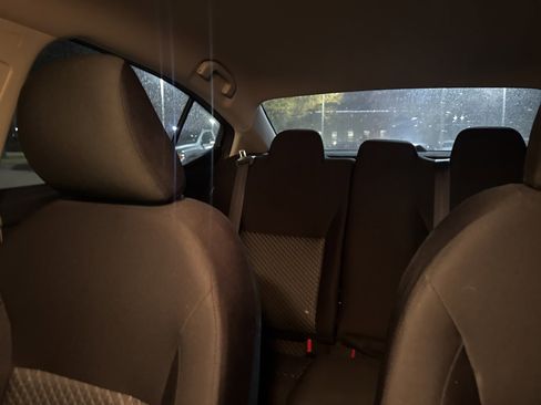 Certified 2022 Nissan Versa S image 10