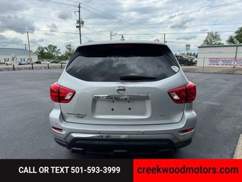 Used 2020 Nissan Pathfinder SV image 16