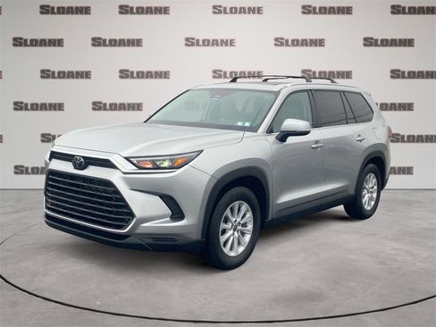 Used 2024 Toyota Grand Highlander XLE image 1